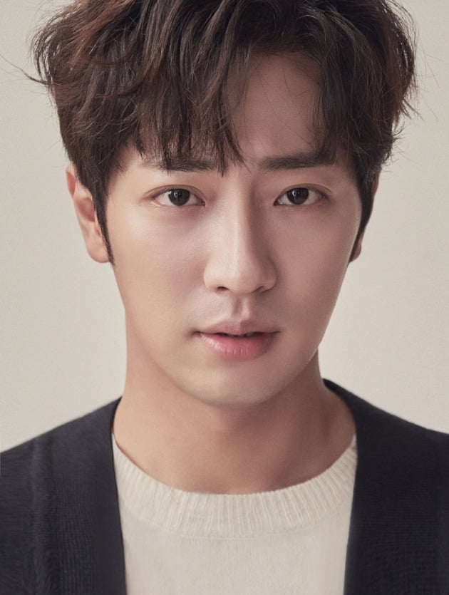 Lee Sang Yeob